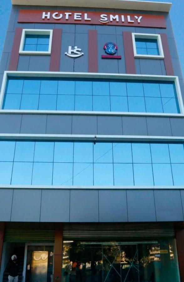 Hotel Smily Ludhiana Exterior foto